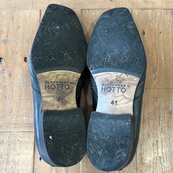 Alexander Hotto Men's Black Leather paisley etch Slip-On Shoes - Picture 11 of 12